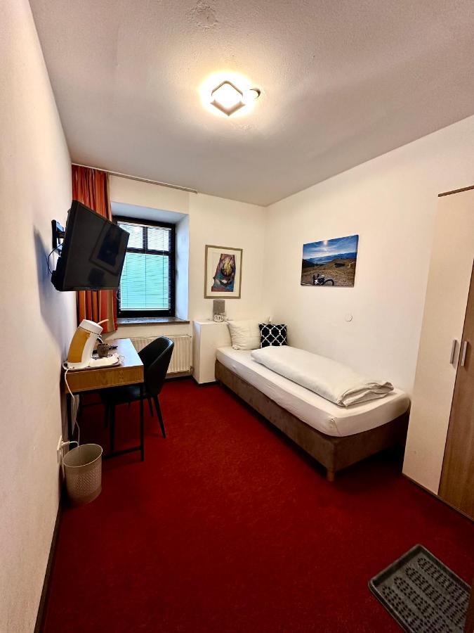 Bed & Rooms, Woergl Экстерьер фото