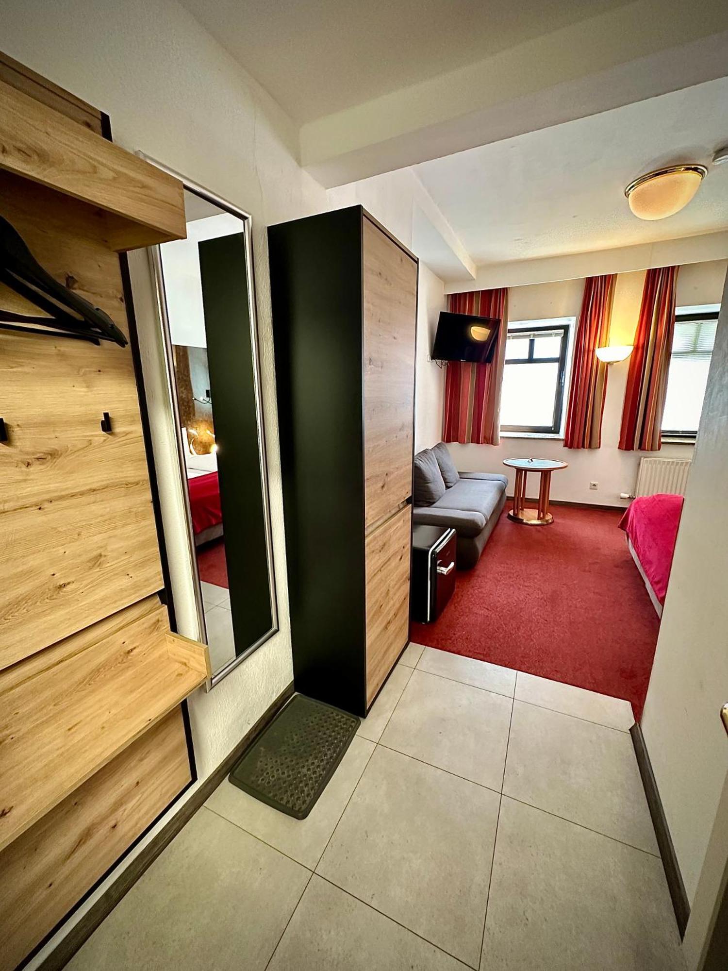 Bed & Rooms, Woergl Экстерьер фото