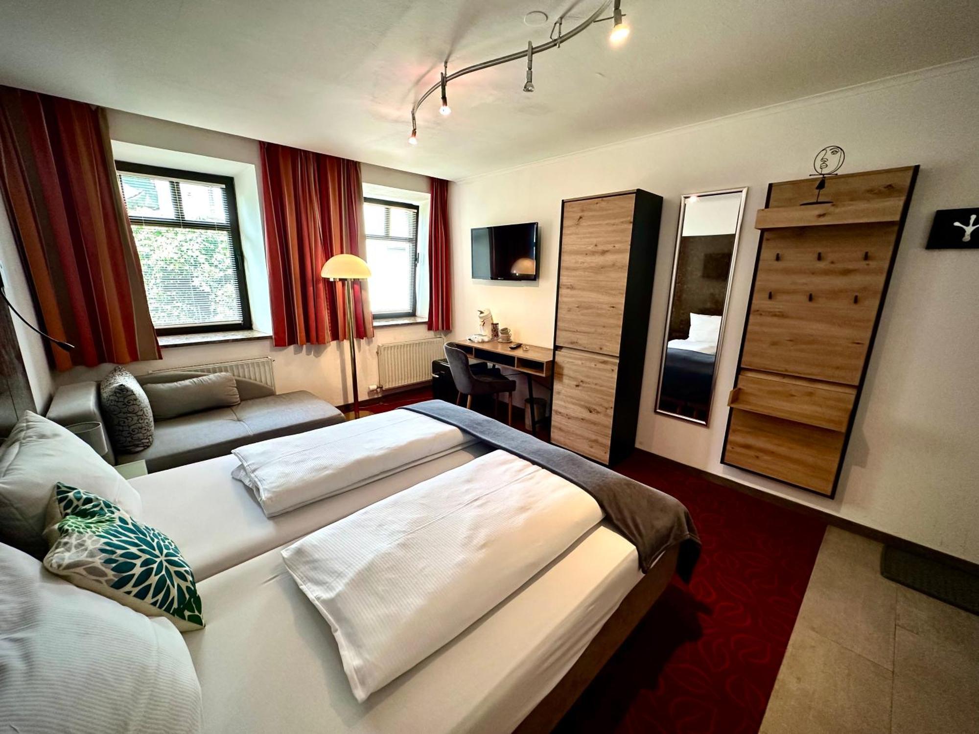 Bed & Rooms, Woergl Экстерьер фото
