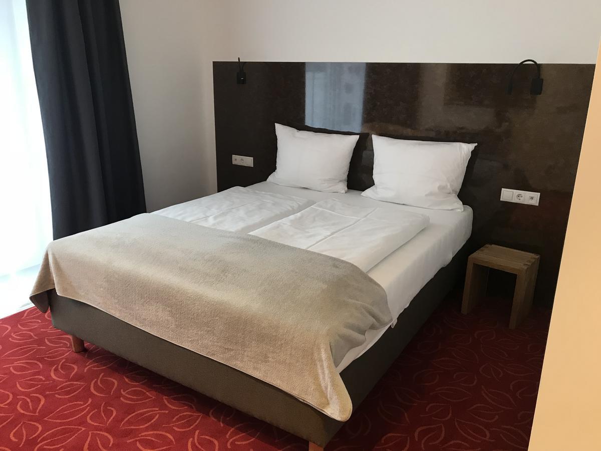 Bed & Rooms, Woergl Экстерьер фото